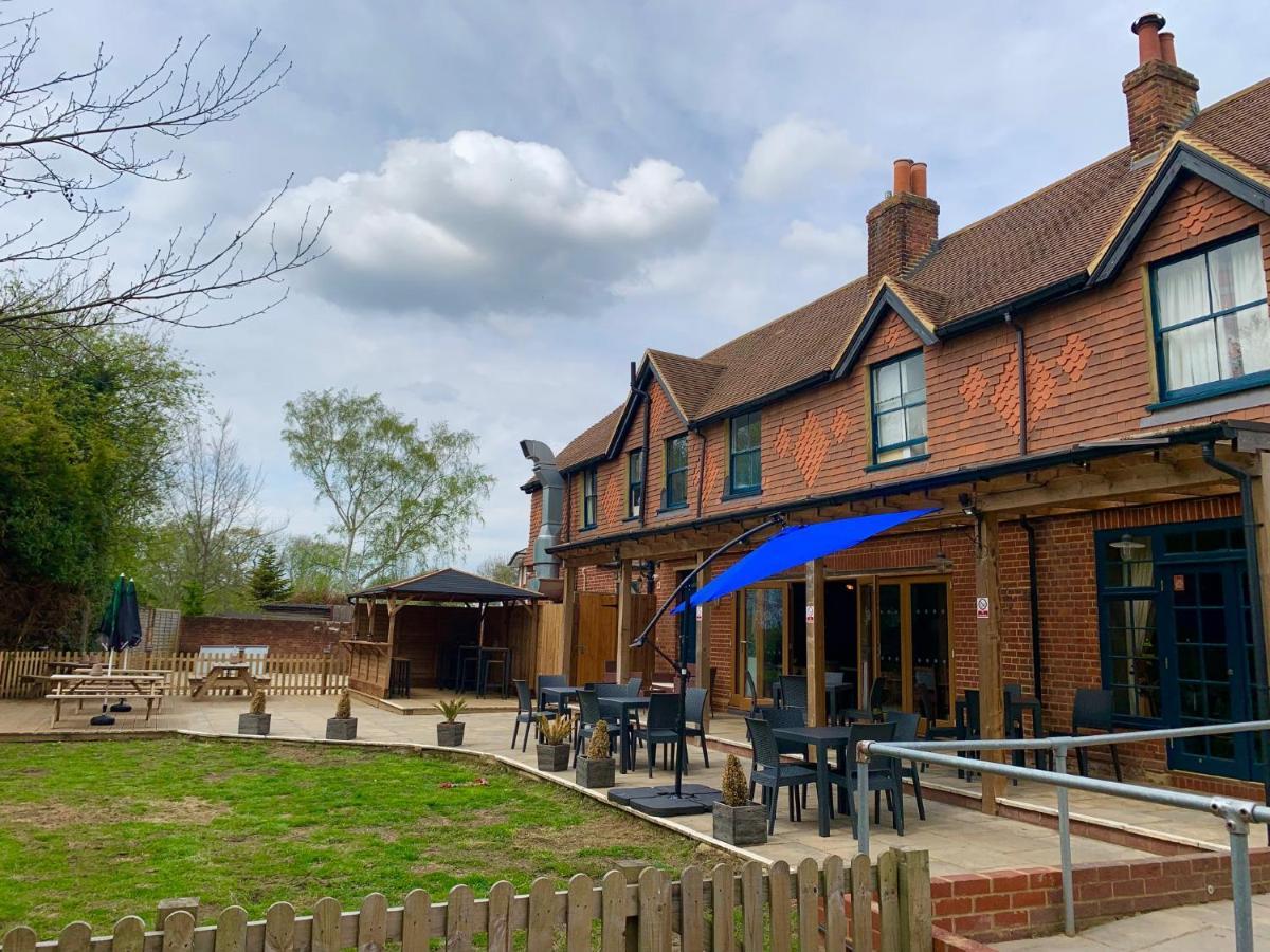 Hotel Crown & Anchor Woking Exteriér fotografie
