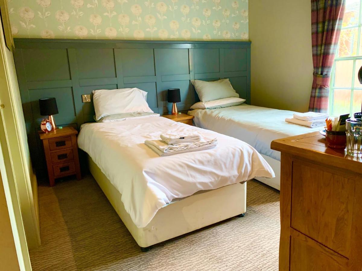 Hotel Crown & Anchor Woking Exteriér fotografie