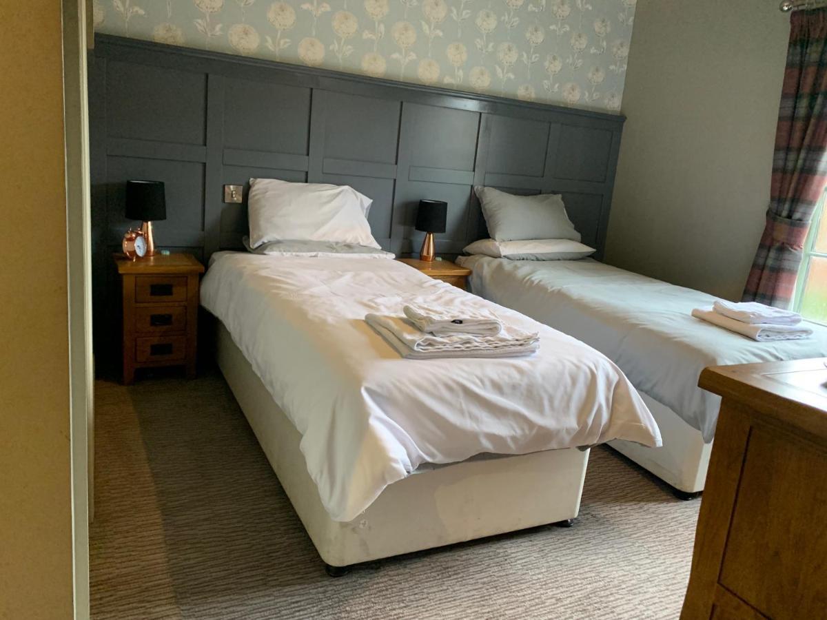 Hotel Crown & Anchor Woking Exteriér fotografie