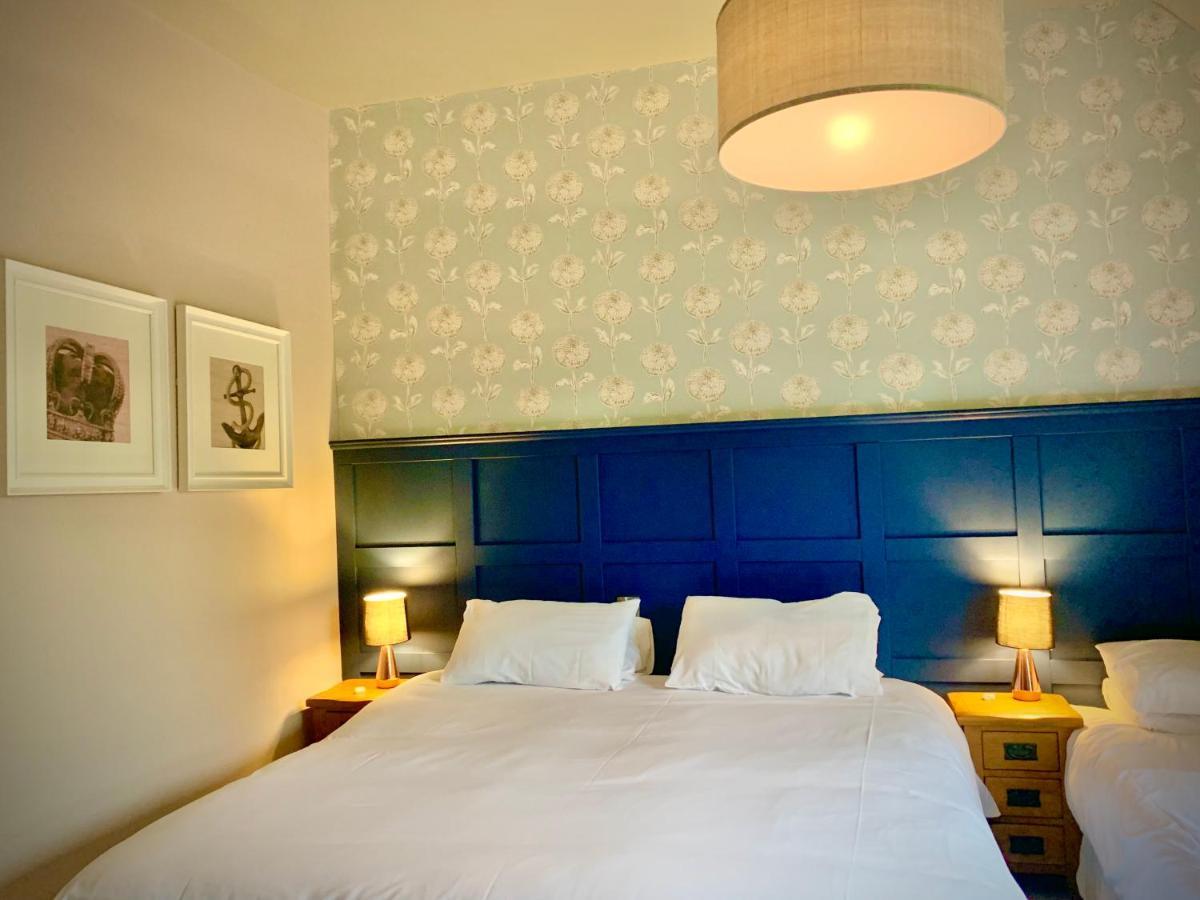 Hotel Crown & Anchor Woking Exteriér fotografie